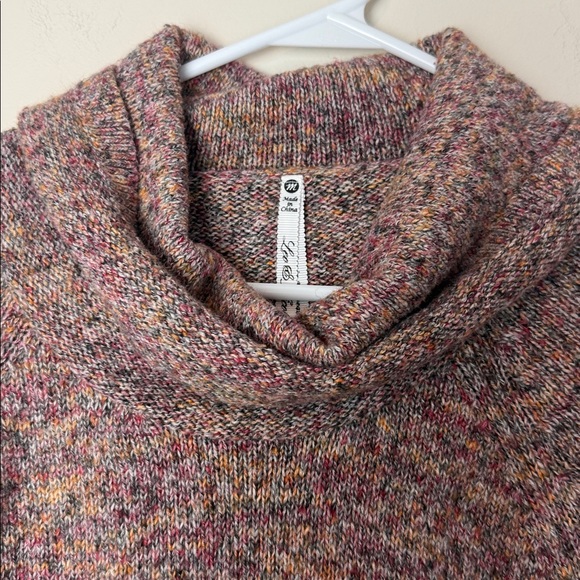 Leo and Nicole Multicolor Cowl Neck Poncho Sweater Size M - Picture 2 of 7